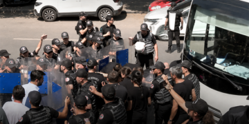 Σύνοδος του ΝΑΤΟ: Βίαιη καταστολή της αστυνομίας σε βάρος διαδηλωτών στην Άγκυρα (βίντεο)