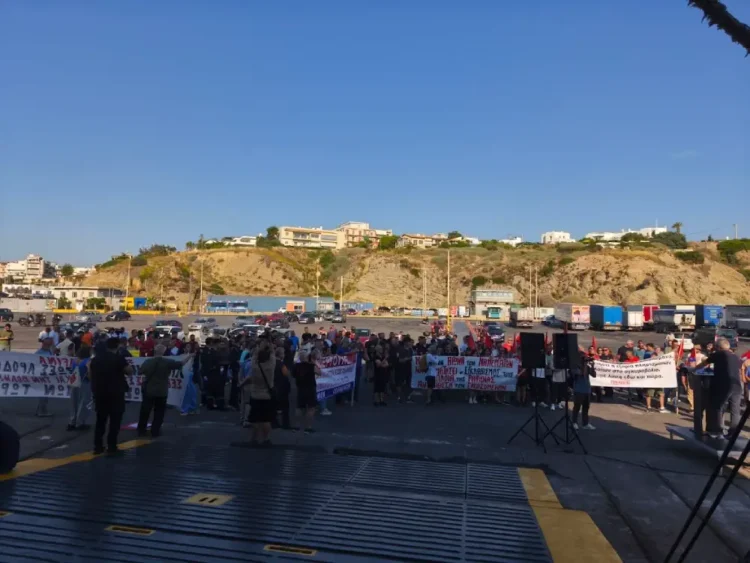 ΠΕΝΕΝ: Απόλυτη επιτυχία στην 24ωρη απεργία – Κανένα πλοίο δεν έφυγε από Ραφήνα