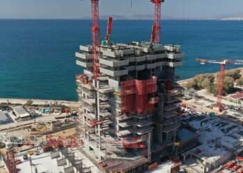 Νέο εργοδοτικό έγκλημα στο Ελληνικό: Σε κρίσιμη κατάσταση ο 27χρονος εργάτης