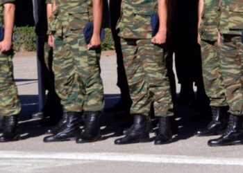 Ο Ν. Δένδιας τιμώρησε φαντάρο, επειδή διάβαζε «Ριζοσπάστη»! – Καταγγελία του Δικτύου «Σπάρτακος»