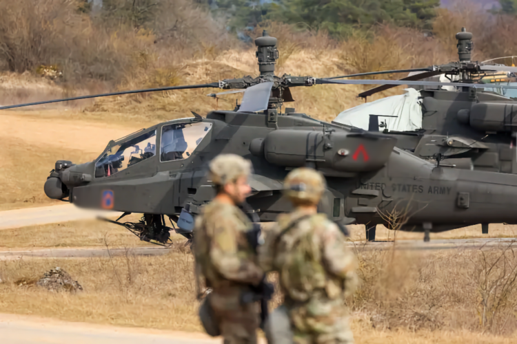 H κυβέρνηση στέλνει ελικόπτερα Apache στα ΗΑΕ να πολεμήσουν εναντίον του Ιράν