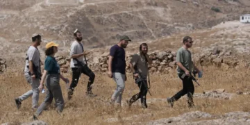 Η τρομοκρατία των εποίκων στη Δυτική Όχθη: Από τις εποχικές επιθέσεις στα καθημερινά οργανωμένα εγκλήματα