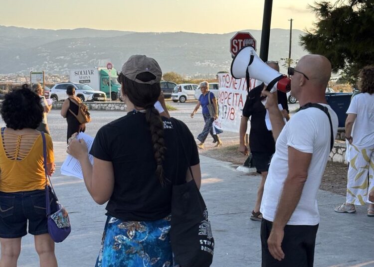 Λευκάδα: Δυναμική συγκέντρωση υπεράσπισης του Κάστρου (βίντεο)